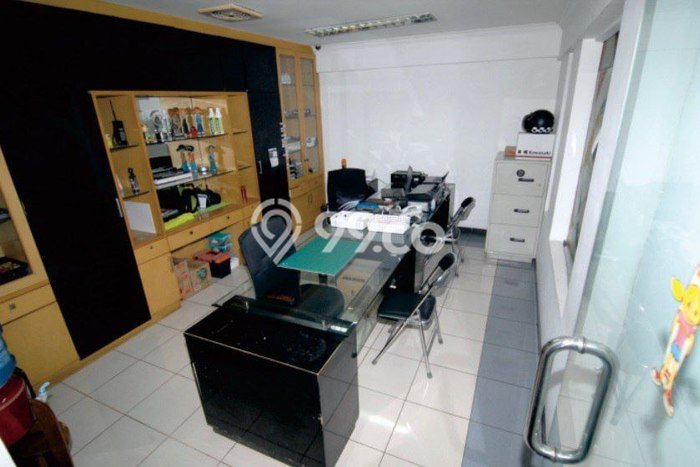 Kantor Kawasan Regol, Luas 1000m2m², Kawasan Bisnis, Ramai Kantor Kawasan Regol, Luas 1000m2m², Kawasan Bisnis, Ramai