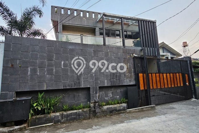 Ready to Use! Luxury House LT 387m2 Desain Elegan di Geger Kalong Ready to Use! Luxury House LT 387m2 Desain Elegan di Geger Kalong