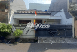 Rumah di Tanjung Duren, Dekat Stasiun, 2 KT, LT 120m² LB 118m² Rumah di Tanjung Duren, Dekat Stasiun, 2 KT, LT 120m² LB 118m²
