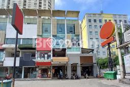 Ruko Dijual di Jakarta Barat LT 60m2 & LB 240m2 Lokasi Terbaik! Ruko Dijual di Jakarta Barat LT 60m2 & LB 240m2 Lokasi Terbaik!