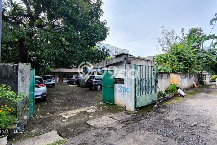 Ready to Use! Luxury House LT 777m2 Desain Modern di Kuningan Ready to Use! Luxury House LT 777m2 Desain Modern di Kuningan