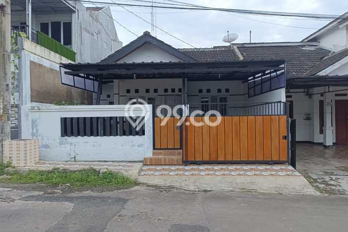 Dijual Cepat Rumah Bagus Siap Huni LB 70m2 di Cikole, Sukabumi Dijual Cepat Rumah Bagus Siap Huni LB 70m2 di Cikole, Sukabumi