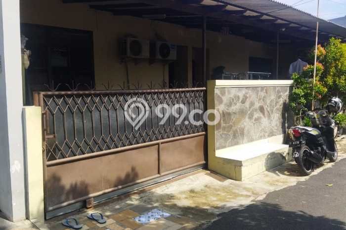 Rumah Lingkungan Asri kawasan Puri Anjasmoro, Semarang, LT 135m² LB 100m² Rumah Lingkungan Asri kawasan Puri Anjasmoro, Semarang, LT 135m² LB 100m²