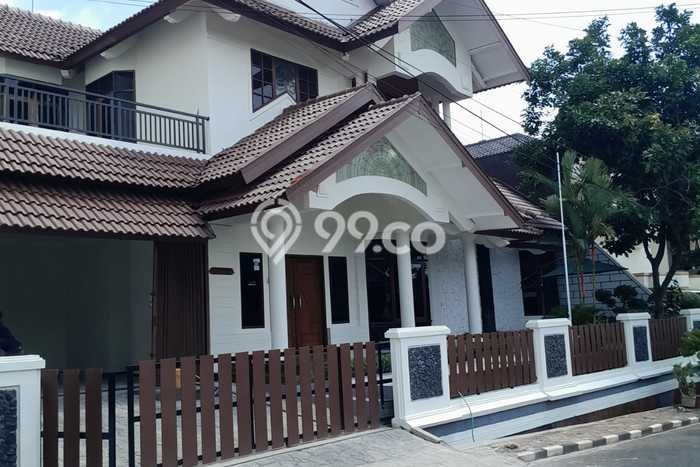 Rumah Premium LT 360m² / LB 500m² di Kompleks Perumahan Ngesrep, Semarang Rumah Premium LT 360m² / LB 500m² di Kompleks Perumahan Ngesrep, Semarang