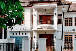 Rumah Elit LB 450m2 Siap Pakai Desain Elegan di Kalibata, Jakarta Selatan Rumah Elit LB 450m2 Siap Pakai Desain Elegan di Kalibata, Jakarta Selatan