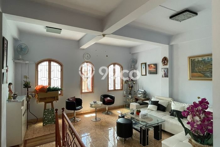Rumah 3 Lantai di Jl. Cendrawasih Makassar Rumah 3 Lantai di Jl. Cendrawasih Makassar