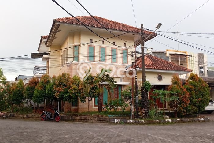 Rumah Minimalis 4 Kamar Terawat di Tamalate, Dekat Pusat Perbelanjaan, Makassar Rumah Minimalis 4 Kamar Terawat di Tamalate, Dekat Pusat Perbelanjaan, Makassar