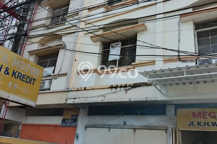 INVESTASI CERDAS! Ruko di Makassar, Luas 240m2m², Pusat Bisnis INVESTASI CERDAS! Ruko di Makassar, Luas 240m2m², Pusat Bisnis