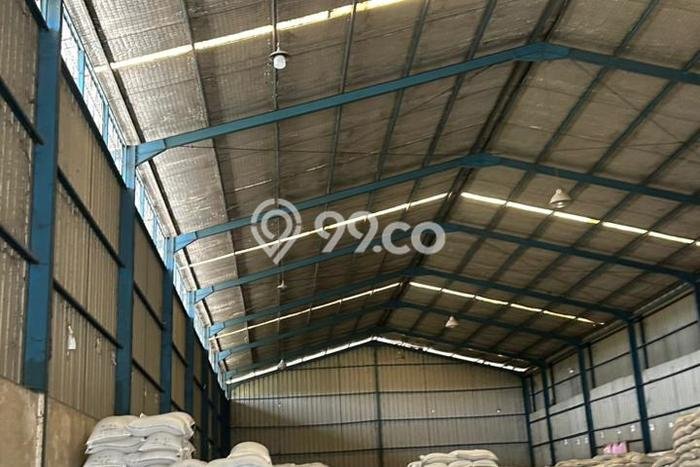 Gudang disewakan lokasi strategis Jati Uwung Tangerang 1772m2 Gudang disewakan lokasi strategis Jati Uwung Tangerang 1772m2