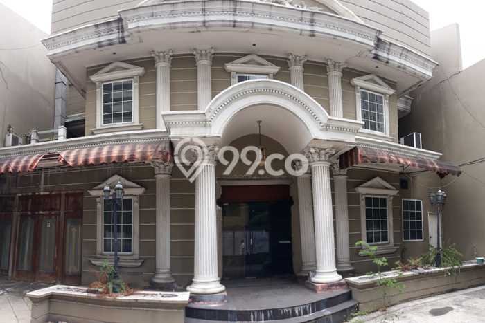 Ready to Use! Premium House LT 396m2 Desain Modern di Pakubuwono Ready to Use! Premium House LT 396m2 Desain Modern di Pakubuwono