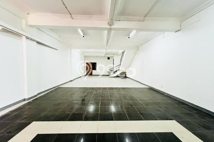 Ruko di , Luas 335m2m², Lokasi Strategis, Jalan Utama Ruko di , Luas 335m2m², Lokasi Strategis, Jalan Utama