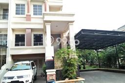 Hunian Eksklusif Siap Huni LT 210m2 di Kelapa Gading, Jakarta Utara Hunian Eksklusif Siap Huni LT 210m2 di Kelapa Gading, Jakarta Utara