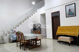 Rumah sewa siap pakai 4 KT di Intercon, Jakarta Barat Rumah sewa siap pakai 4 KT di Intercon, Jakarta Barat