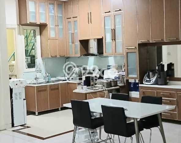Dijual Rumah Luas Elegan Dengan View Eksklusif di Puri Indah, Jakarta Barat Dijual Rumah Luas Elegan Dengan View Eksklusif di Puri Indah, Jakarta Barat