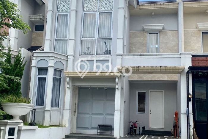 Ready to Use! Luxury House LT 160m2 Desain Elegan di BSD Green Wich Ready to Use! Luxury House LT 160m2 Desain Elegan di BSD Green Wich
