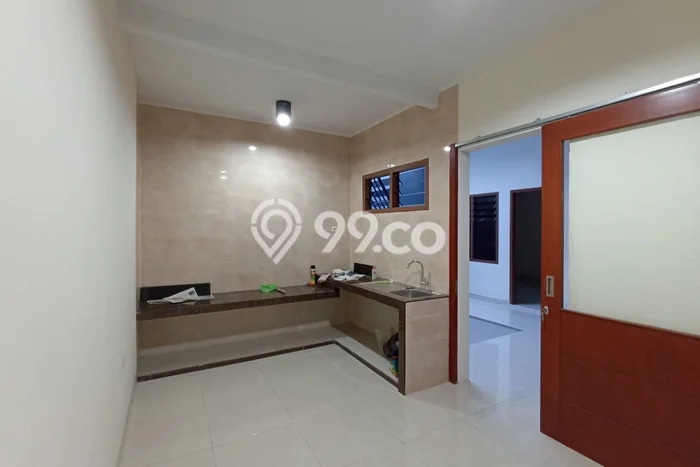 Jarang Ada! Rumah Sewa 4 Kamar Bagus Siap Huni Manyar Jarang Ada! Rumah Sewa 4 Kamar Bagus Siap Huni Manyar