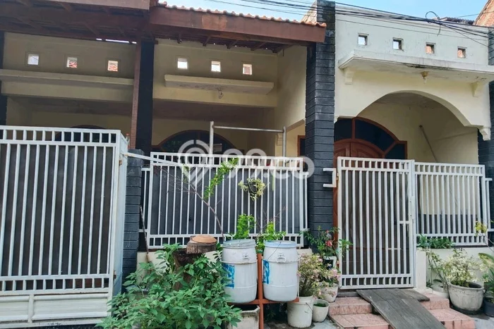 Dijual Rumah Strategis Bagus Punya 2 KT di Kebomas Gresik SHM Dijual Rumah Strategis Bagus Punya 2 KT di Kebomas Gresik SHM