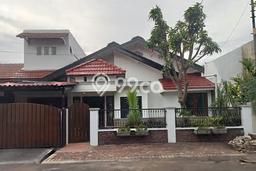 For Sale! Luxury House LT 300m2 Desain Modern di Kedung Baruk For Sale! Luxury House LT 300m2 Desain Modern di Kedung Baruk