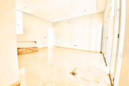 For Sale! Luxury House LT 189m2 Desain Elegan di Gandaria For Sale! Luxury House LT 189m2 Desain Elegan di Gandaria
