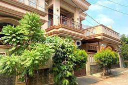For Sale! Luxury House LT 260m2 Desain Modern di Jatiwarna For Sale! Luxury House LT 260m2 Desain Modern di Jatiwarna