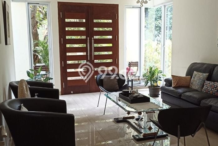 Siap Huni Rumah Mewah 6 Kamar di Cilandak Dekat ke Mana Pun Siap Huni Rumah Mewah 6 Kamar di Cilandak Dekat ke Mana Pun