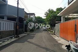 Ready to Use! Luxury House LT 258m2 Desain Elegan di Turangga Ready to Use! Luxury House LT 258m2 Desain Elegan di Turangga