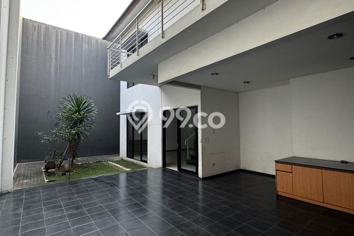Hunian Elit LB 350m2 Siap Pakai Desain Elegan di Singgasana, Bandung Hunian Elit LB 350m2 Siap Pakai Desain Elegan di Singgasana, Bandung