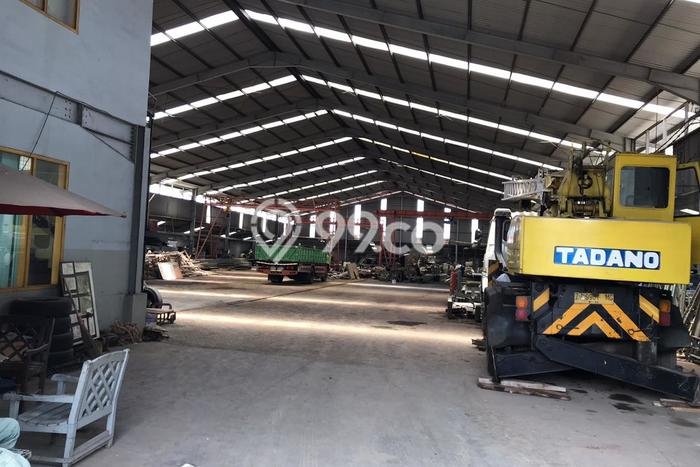 INVESTASI POTENSIAL! Gudang di Gede Bage, Luas 2750m², Tingkat Keramaian Tinggi INVESTASI POTENSIAL! Gudang di Gede Bage, Luas 2750m², Tingkat Keramaian Tinggi
