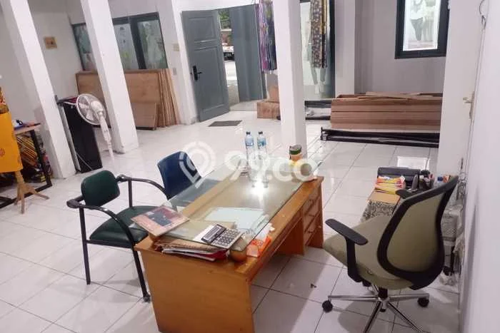 Unit Komersial Tersedia di Holis Cigondewah Spesifikasi LB 180m2 Unit Komersial Tersedia di Holis Cigondewah Spesifikasi LB 180m2