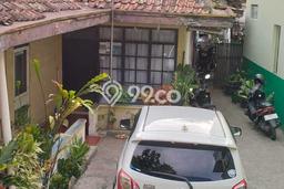 Rumah Lingkungan Nyaman kawasan , Bandung, Luas 438m2m² Bangunan 250m2m² Rumah Lingkungan Nyaman kawasan , Bandung, Luas 438m2m² Bangunan 250m2m²