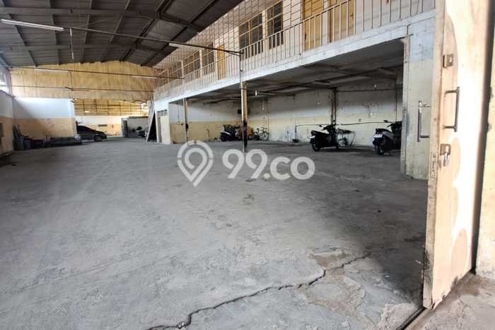 LOKASI STRATEGIS! Gudang Kawasan Sudirman, Luas 1000m², Pusat Bisnis, Jalan Utama LOKASI STRATEGIS! Gudang Kawasan Sudirman, Luas 1000m², Pusat Bisnis, Jalan Utama