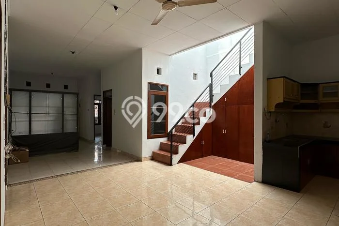 Rumah sewa siap pakai 4 Kamar Tidur di Taman Kopo Indah, Bandung Rumah sewa siap pakai 4 Kamar Tidur di Taman Kopo Indah, Bandung