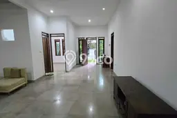 Lokasi terbaik! Rumah siap huni disewakan di Batununggal LB 160m2 Lokasi terbaik! Rumah siap huni disewakan di Batununggal LB 160m2