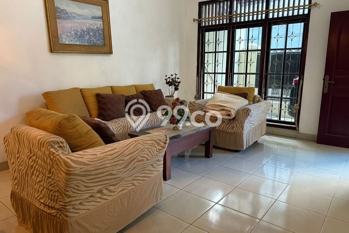 Lokasi terbaik! Rumah siap huni dikontrakkan di Tebet LB 200m2 Lokasi terbaik! Rumah siap huni dikontrakkan di Tebet LB 200m2