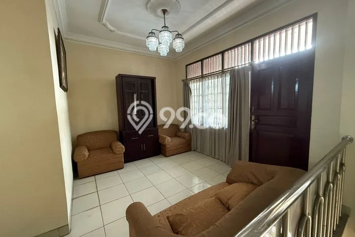 Lokasi terbaik! Rumah siap huni dikontrakkan di Tebet LB 200m2 Lokasi terbaik! Rumah siap huni dikontrakkan di Tebet LB 200m2