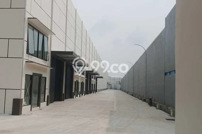 Disewakan Gudang di Kawasan Ramai Daan Mogot Luas 350m2 Disewakan Gudang di Kawasan Ramai Daan Mogot Luas 350m2