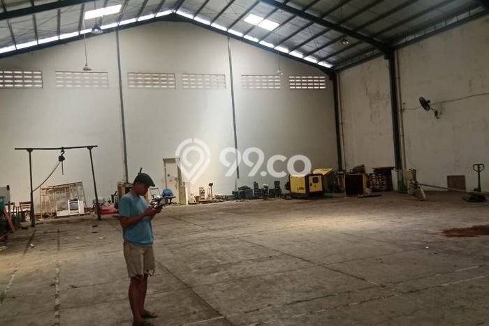 Unit Gudang Paling Strategis di Cipondoh Tangerang dengan LB 600m2 Unit Gudang Paling Strategis di Cipondoh Tangerang dengan LB 600m2
