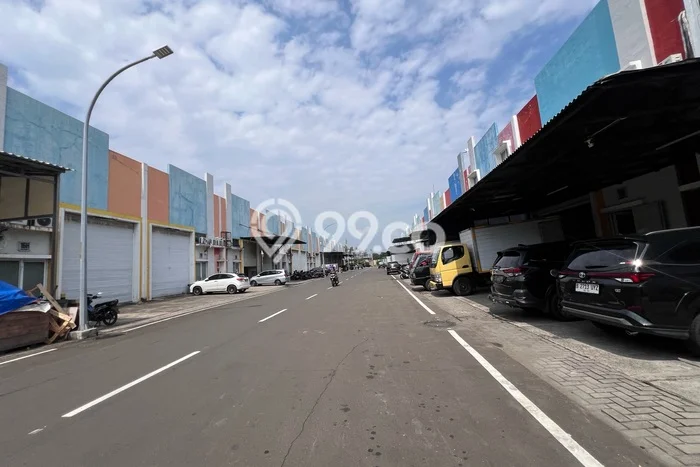 Disewakan Gudang di Kawasan Ramai Daan Mogot Luas 405m2 Disewakan Gudang di Kawasan Ramai Daan Mogot Luas 405m2