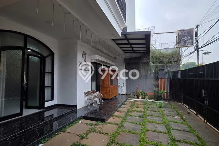 Disewakan Komersial di BSD Tangerang Selatan LT 100m2, LB 100m2 Disewakan Komersial di BSD Tangerang Selatan LT 100m2, LB 100m2