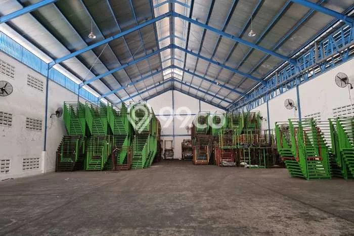 Gudang untuk Disewa di Pusat Surabaya Luas Bangunan 840m2 Gudang untuk Disewa di Pusat Surabaya Luas Bangunan 840m2