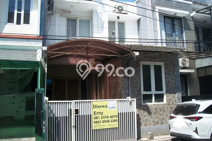 Disewakan! Rumah 3 Kamar Tidur &
3 Kamar Mandi di Pakuwon City, Surabaya Disewakan! Rumah 3 Kamar Tidur &
3 Kamar Mandi di Pakuwon City, Surabaya