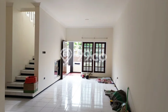 Disewakan! Rumah 5 Kamar Tidur &
3 Kamar Mandi di Karangpilang, Surabaya Disewakan! Rumah 5 Kamar Tidur &
3 Kamar Mandi di Karangpilang, Surabaya