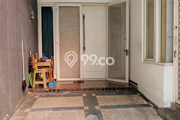 Disewakan! Rumah 3 Kamar Tidur &
3 Kamar Mandi di Pakuwon City, Surabaya Disewakan! Rumah 3 Kamar Tidur &
3 Kamar Mandi di Pakuwon City, Surabaya