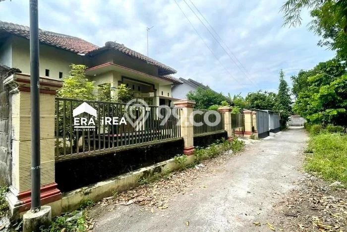 Rumah Strategis Modern Lb 200m2 di Banyudono, Boyolali Rumah Strategis Modern Lb 200m2 di Banyudono, Boyolali