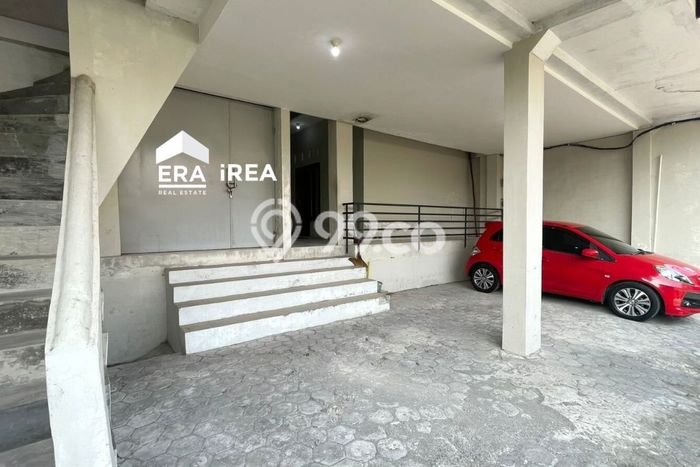 Dijual Kost Strategis di Kartasura, Sukoharjo 7 KT, 6 KM, Luas Bangunan 325m2 Dijual Kost Strategis di Kartasura, Sukoharjo 7 KT, 6 KM, Luas Bangunan 325m2