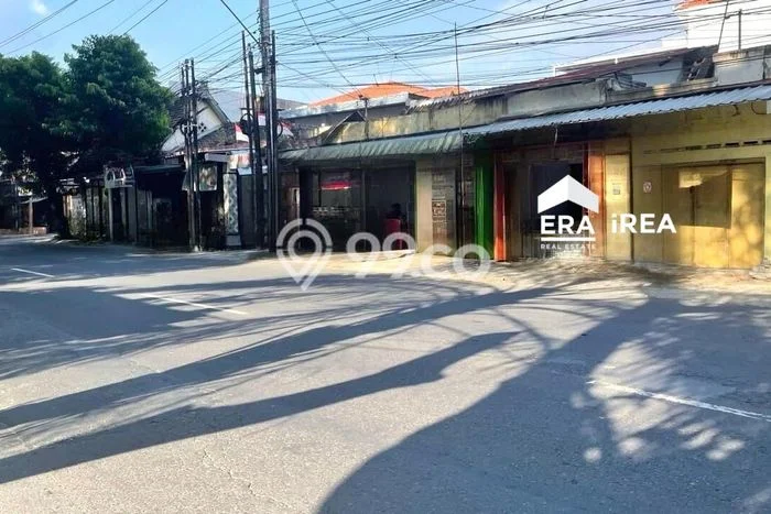 Lokasi Strategis! Dijual Komersial Bisnis di Pasar Kliwon, Surakarta Kondisi Baik Lokasi Strategis! Dijual Komersial Bisnis di Pasar Kliwon, Surakarta Kondisi Baik