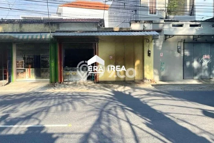 Lokasi Strategis! Dijual Komersial Bisnis di Pasar Kliwon, Surakarta Kondisi Baik Lokasi Strategis! Dijual Komersial Bisnis di Pasar Kliwon, Surakarta Kondisi Baik