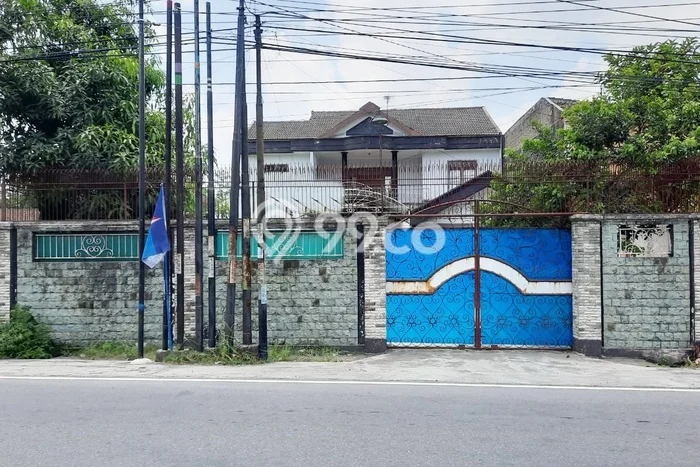 Rumah Modern Minimalis 6 Kamar Bisa Langsung Pindah di Teras Rumah Modern Minimalis 6 Kamar Bisa Langsung Pindah di Teras