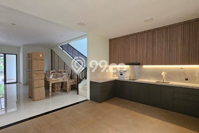 Hunian Elit LB 180m2 Siap Huni Desain Elegan di Jangli, Semarang Hunian Elit LB 180m2 Siap Huni Desain Elegan di Jangli, Semarang