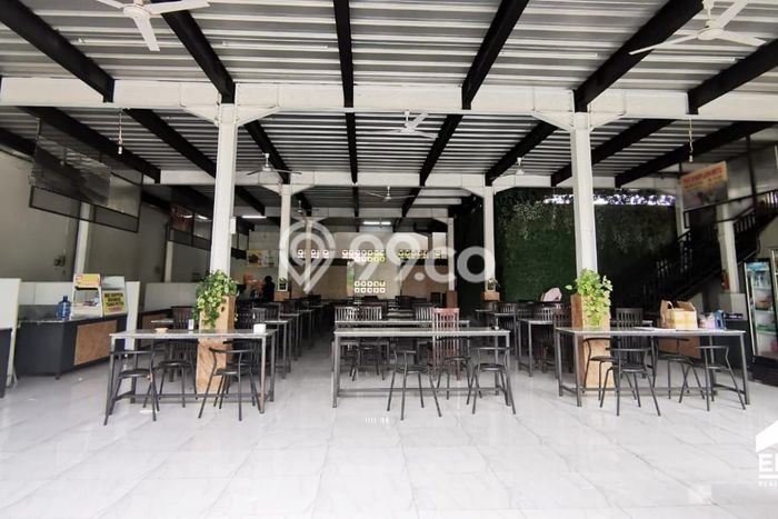 Komersial Komersial Disewakan di Semarang Tengah Semarang Luas 330m2 Komersial Komersial Disewakan di Semarang Tengah Semarang Luas 330m2
